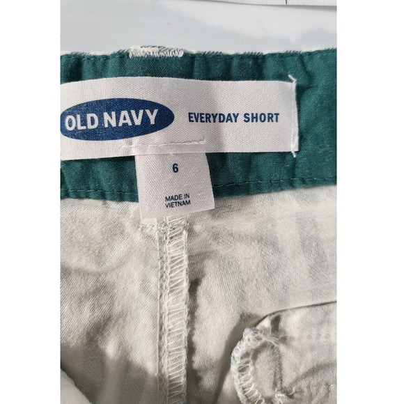 Old Navy Striped Shorts Cuffed Hem Casual Everyday Wear Size 6 - Picture 5 of 8
